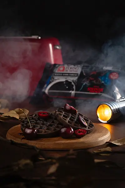 Foto da receita: Waffle SMores com Cereja